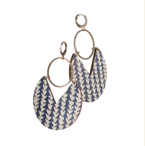 Hot Tomato | Discus Wood/Metal Blue and White Earrings