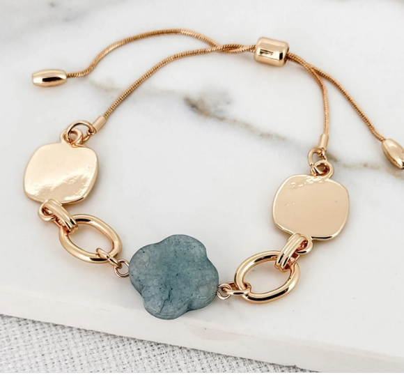 Envy Jewellery | Adjustable Gold Bracelet with a Chunky blue semi-precious fleur