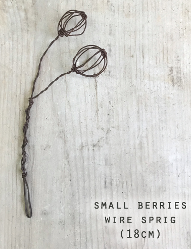 East of India | Small Berries Wire Sprig 18cm